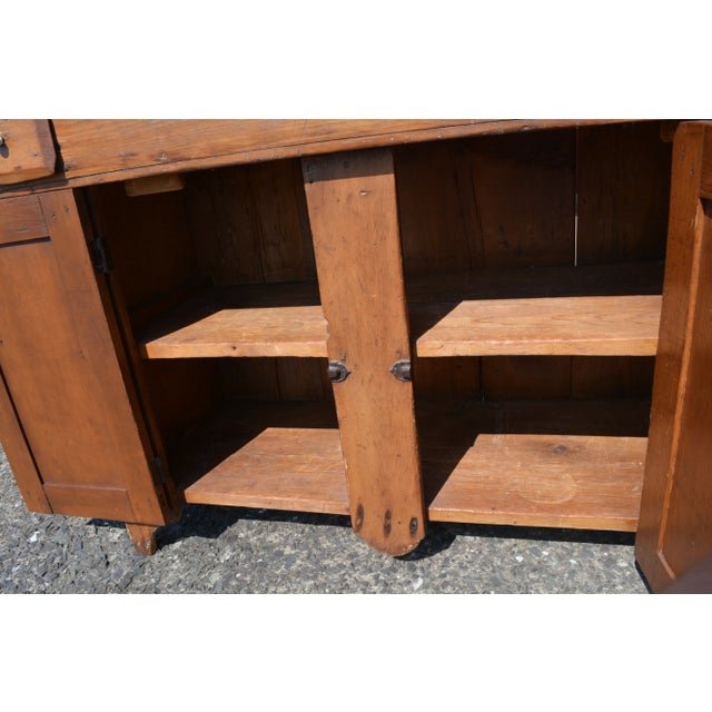 Very primitive pine dry sink. Probably dates from the late 1800's / early 1900's. The drawers are not an identical size,...