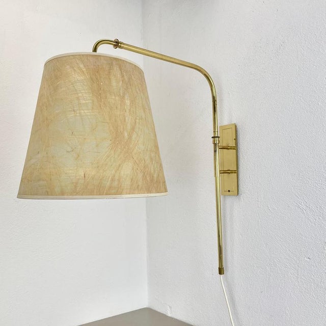 Large Adjustable Brass Wall Light in the style of Stilnovo, Italy, 1950s For Sale - Image 3 of 18