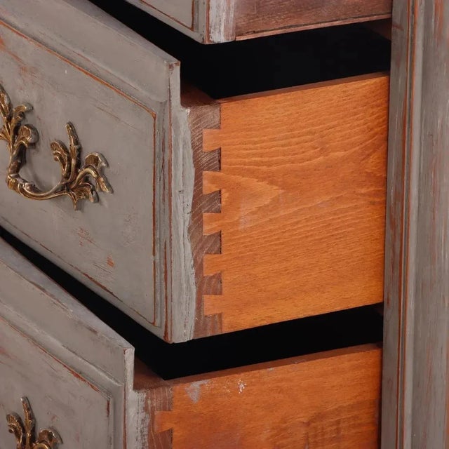 Wood French Louis XV Style Painted Three Drawer Commode C 1945 For Sale - Image 7 of 10