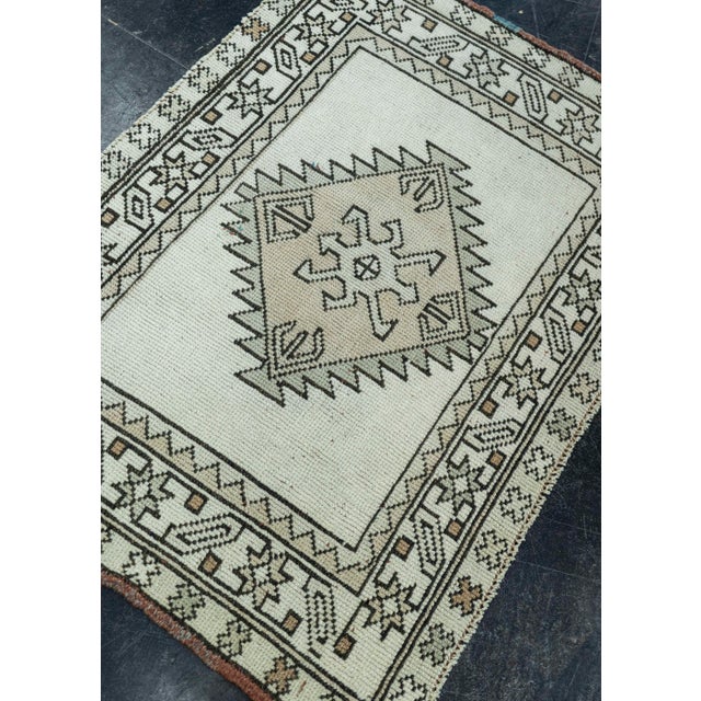 Textile Turkish Vintage Rug 2'6" x 3'5" #20672 For Sale - Image 7 of 8
