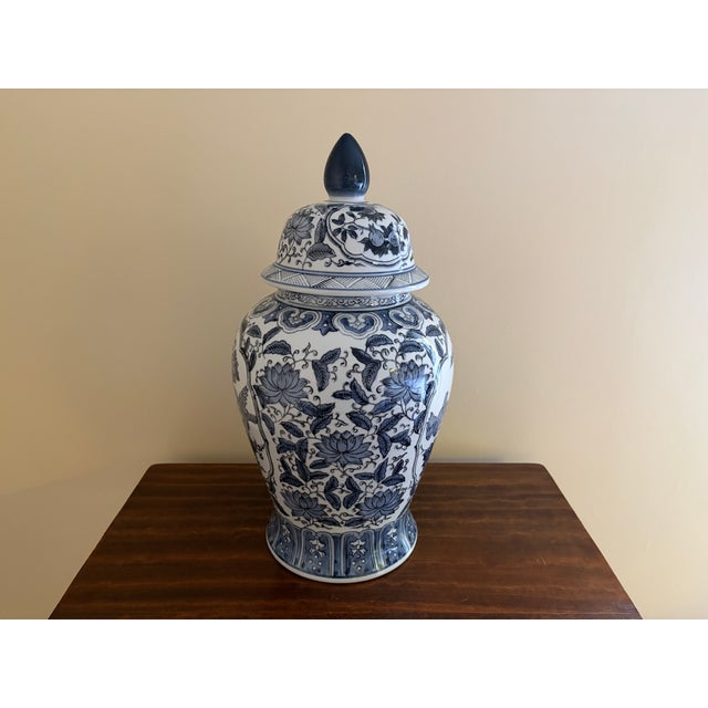 Blue Chinoiserie Large Blue and White Porcelain Ginger Jar For Sale - Image 8 of 10