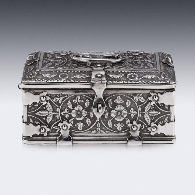 Antique Indian Madras Silver Casket, 1890 For Sale - Image 3 of 18