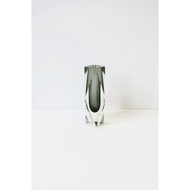 Postmodern Alessandro Mandruzzato Italian Murano Faceted Vase For Sale - Image 3 of 11