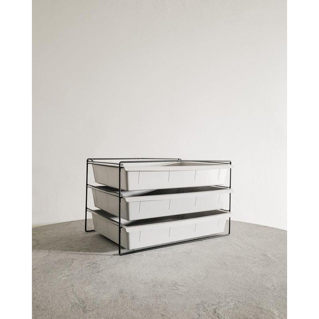 Metal Mid-Century Modern French File Magazine Rack in Plastic and Metal by Charlotte Perriand, 1950s For Sale - Image 7 of 7