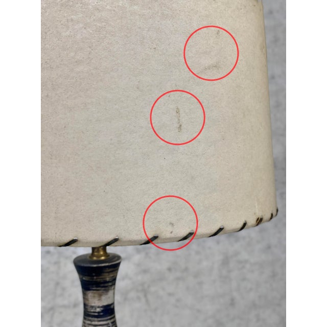 Black Mid-Century Atomic Abstract Sculpted Ceramic Table Lamp W/ Fiberglass Shade For Sale - Image 8 of 11