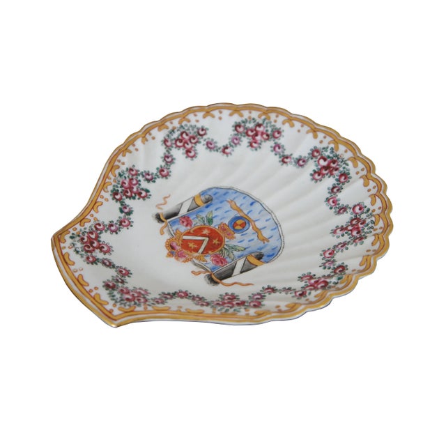 Chinese Mid 20th Century Edme Samson French Porcelain Armorial Scalloped Shell Dish For Sale - Image 3 of 10