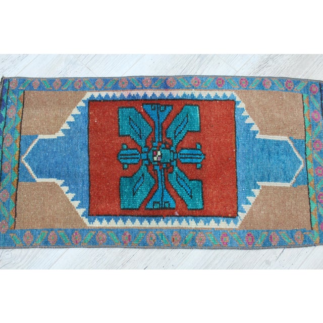 Mid-Century Modern Vintage Anatolian Turkish Kitchen Rug -15.5"x30.5" For Sale - Image 3 of 9