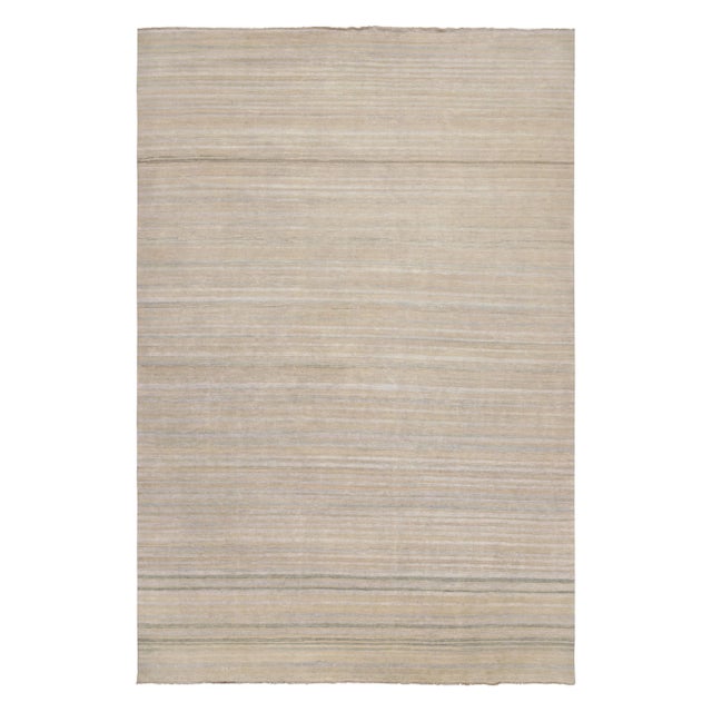 A 10x14 bold new addition to our Texture of Color collection, made with hand-knotted wool and a new take on the theme of...