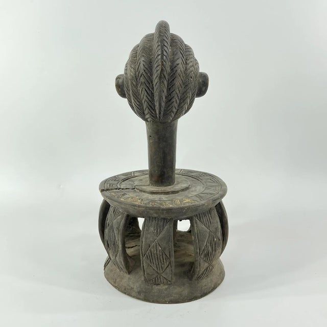 African Early 20th Century Luba Figure on Decorative Base For Sale - Image 3 of 9