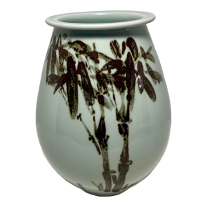 Vintage Korean Celadon Hand Painted Porcelain Vase by 雲岩 Um Am, Signed