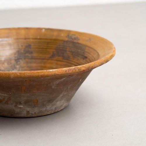 20th Century Rustic Ceramic Plate Vase in Earth Tone, 1940s For Sale - Image 9 of 13