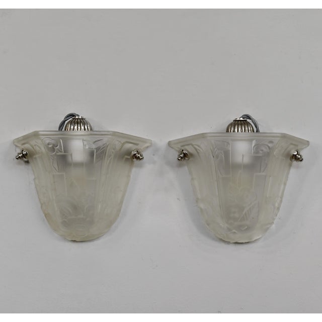 Hettier & Vincent Hettier Vincent & Hanots French Art Deco Floral Frosted Glass Wall Sconces 1930s - Set of 4 For Sale - Image 4 of 13