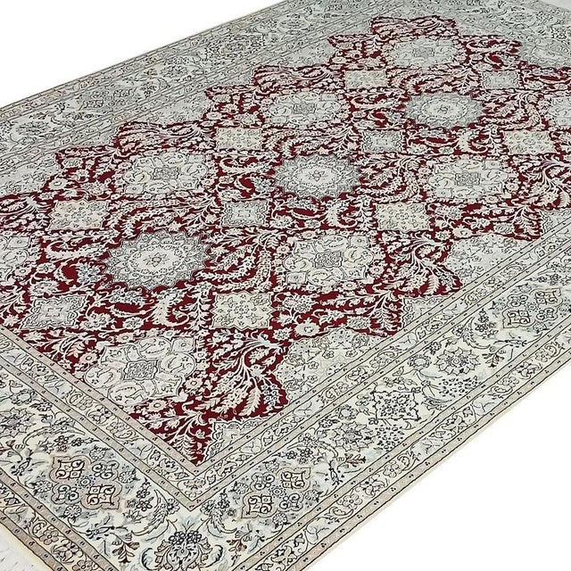 Hand-knotted Nain rug | Knot density: 6La 60 Raj (approx. 800000 knots/m²) | Material: Virgin wool & silk | Size: 205 x...