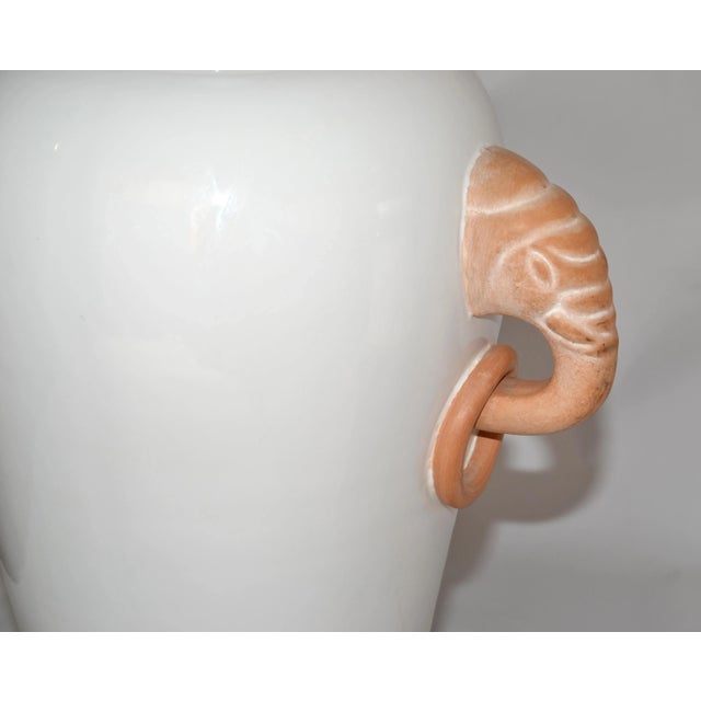 Antique White 1970s Hollywood Regency Oriental Terracotta Ginger Jar Elephant Handles Table Lamp For Sale - Image 8 of 12
