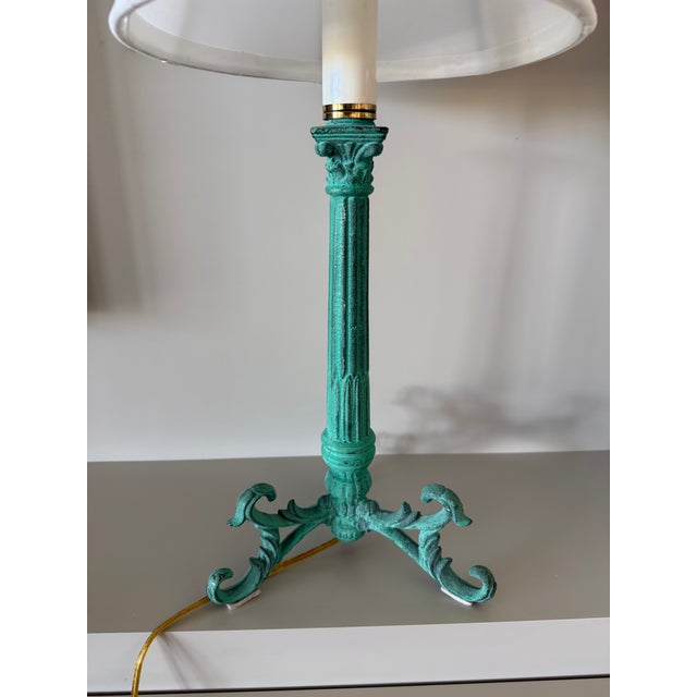 Neoclassical Early 20th Century Verdigris-Green Metal Table Lamp With Neoclassical Tripod Base For Sale - Image 3 of 14
