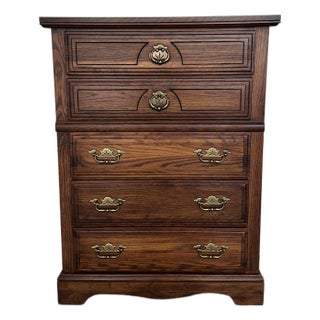 1980s Vintage Broyhill Lenoir House 5-Drawer Oak Dresser For Sale