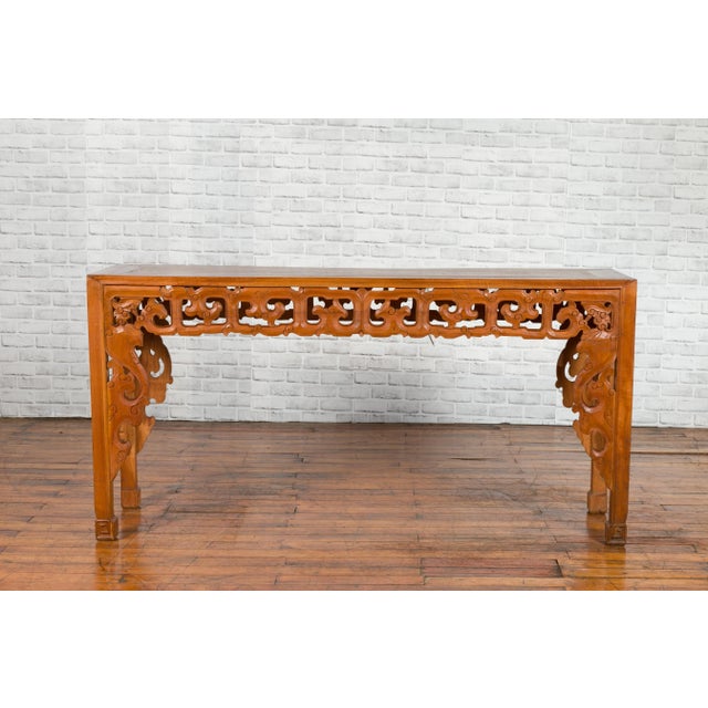 Chinese Early 20th Century Console with Cloud-Carved Apron and Scrolling Feet For Sale In New York - Image 6 of 13