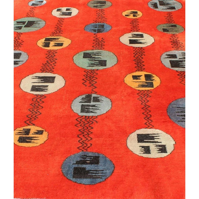 Art Deco Design Vintage Turkish Rug With Circular Motifs in Orange Red Colors For Sale In Atlanta - Image 6 of 13