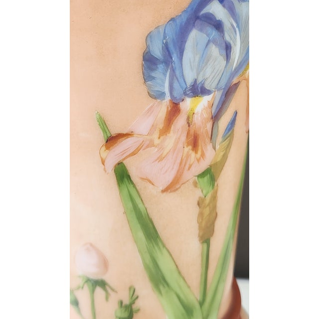 1940s Mid-Century Modern Hand-Painted Iris Satin Glass Table Lamp in Blush Pink With Brass Hardware For Sale - Image 11 of 17