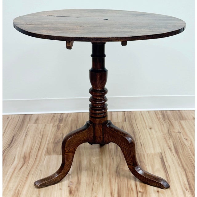 Antique Late 18th C Round English Walnut Tilt-Top Table For Sale In Kansas City - Image 6 of 15