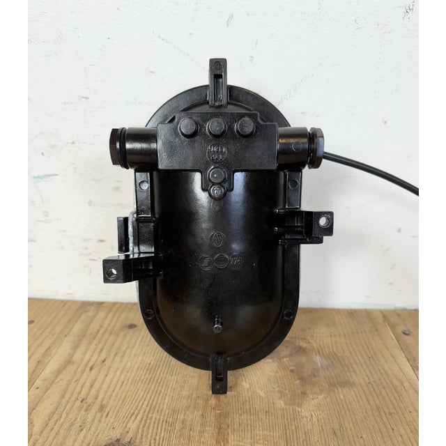 Industrial Brown Bakelite Wall Light with Clear Glass, 1960s For Sale - Image 14 of 17