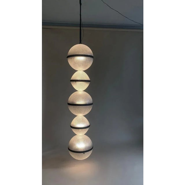 Z4032 sculpture by coralie beauchamp dimensions: w 40 x d 40 x h 180 cm materials: fiberglass with a weaving carbon, epoxy...