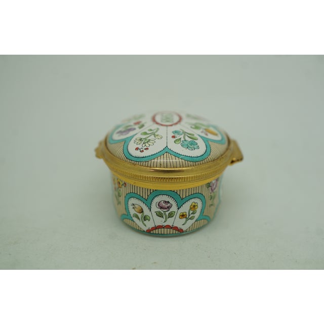 Paint 1988 Halcyon Days Enamels England Bilston & Battersea Keepsake Trinket Box 2" For Sale - Image 7 of 13