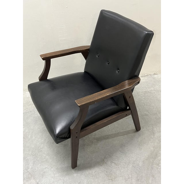 Wood Mid-20th Century Black, Button-Tufted, Faux Leather Accent Chair With Wooden Legs & Arms - Vintage Charm! For Sale - Image 7 of 15