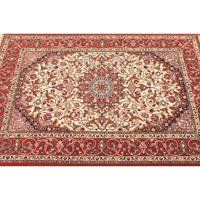 Middle Eastern Rug in Wool For Sale - Image 5 of 9