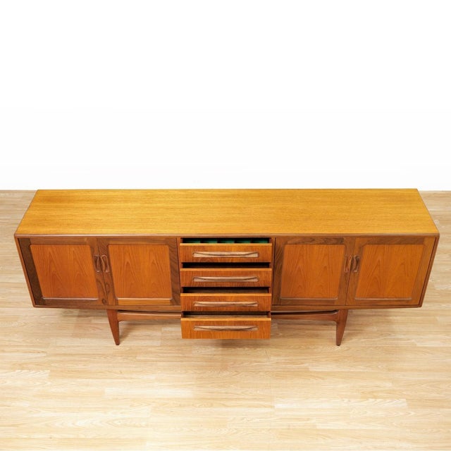 Mid-Century Modern 1960s Long Teak Mid Century Credenza by Vb Wilkins for G Plan, Attributed For Sale - Image 3 of 10