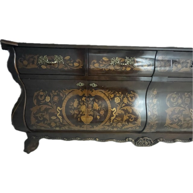 Italian 1960s Italian Marquetry Bombe Credenza With Ornate Inlay & Claw Feet For Sale - Image 3 of 12