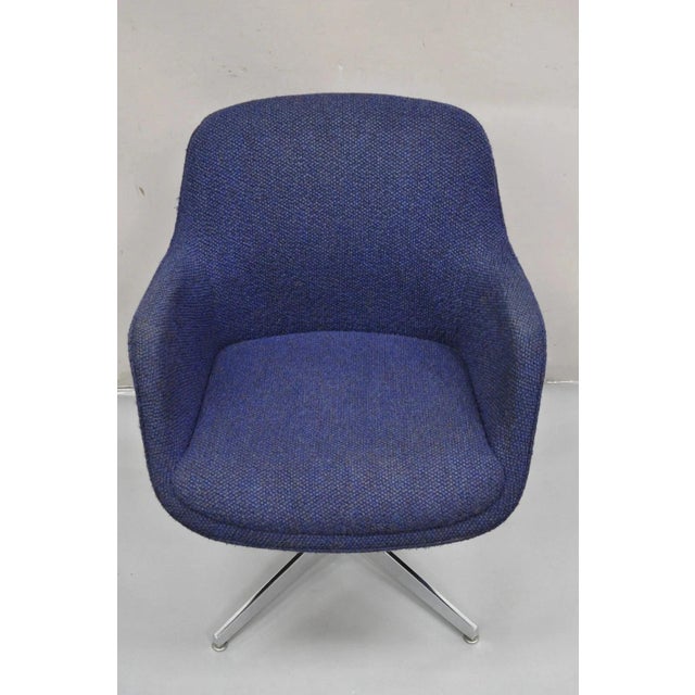 Late 20th Century Vintage Mid Century Modern Blue Upholstered Chrome Swivel Base Club Arm Chair For Sale - Image 5 of 10