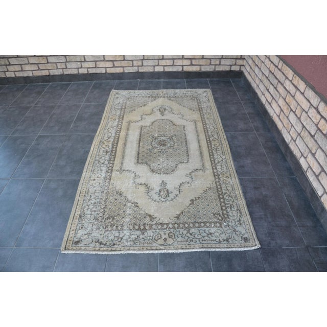 1960s Vintage Turkish Oushak Hand-Knotted Rug - 3′11″ × 6′11″ For Sale - Image 9 of 9