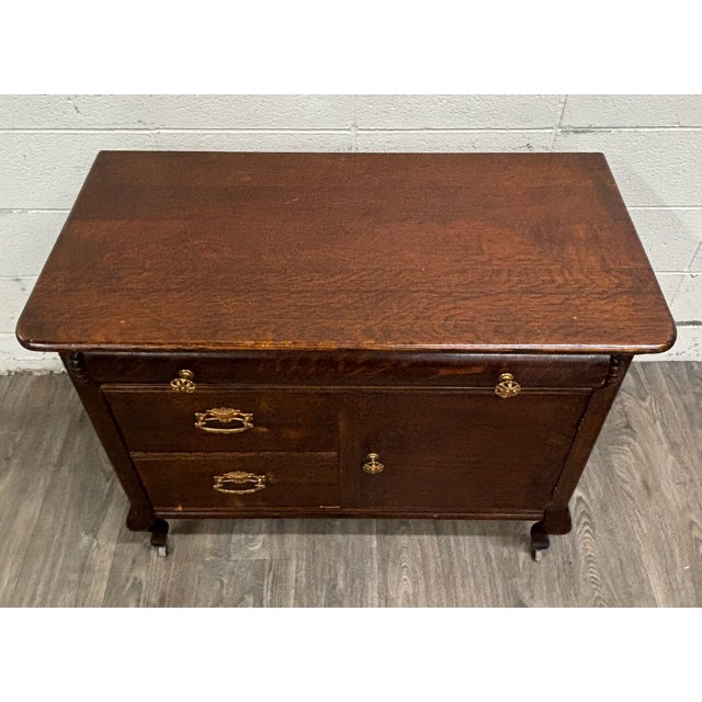 Victorian Antique Victorian or Edwardian Quarter Sawn Tiger Oak Sideboard Buffet Console For Sale - Image 3 of 10