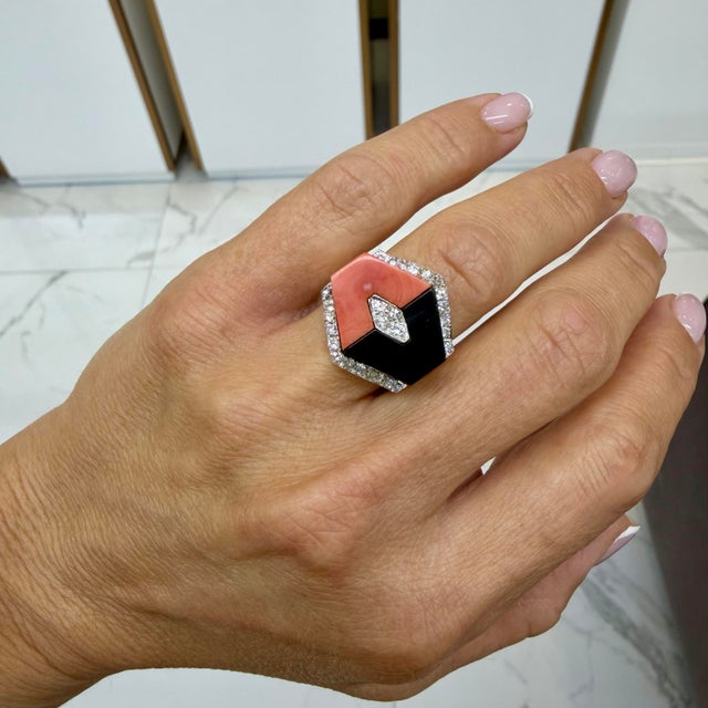 Metal Vintage Ladies 14k Yellow Gold Coral Onyx Diamond Geometric Cocktail Ring, Size 6 For Sale - Image 7 of 7