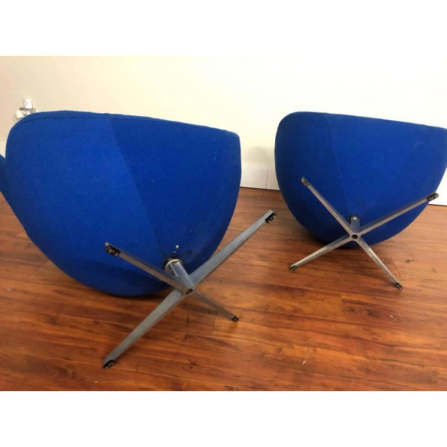 Authentic Arne Jacobsen for Fritz Hansen Egg Chairs - a Pair For Sale - Image 10 of 13