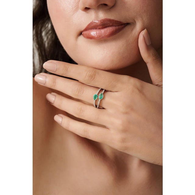 14k White Gold Double Band Ring With Pear Shape Natural Emeralds & Diamonds Size 5 For Sale In New York - Image 6 of 15