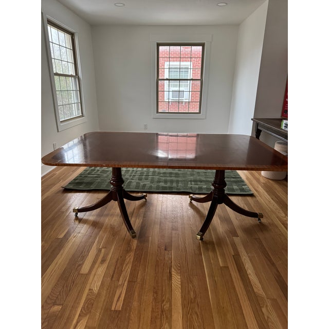 Traditional 1980s Baker Furniture Style Georgian Banded Mahogany Double Pedestal Dining Table For Sale - Image 3 of 4