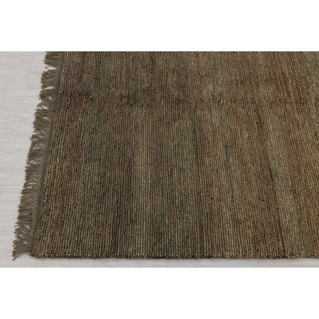 High Quality Hand Knotted Dark Green Jute Loop Pattern Solid Rug 6x9Ft. For Sale - Image 4 of 12