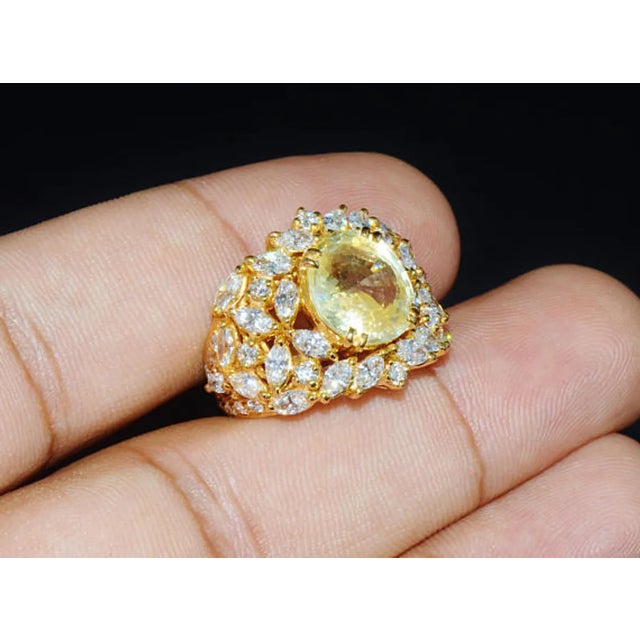 GIA Certified 8.35CTS VS F Diamond Ceylon Sapphire 18K Solid Gold Bombay Dome Ring, size 6.25 For Sale In Dallas - Image 6 of 9