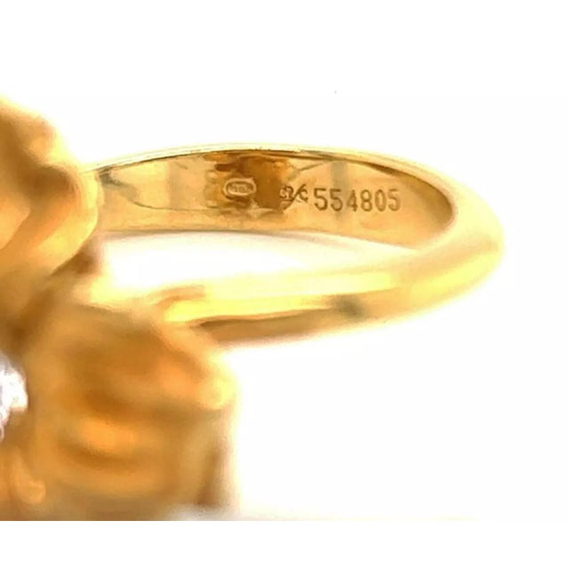 Metal Carrera Y Carrera Diamond 18k Yellow Gold Flower Ring - Size 6.5 For Sale - Image 7 of 8