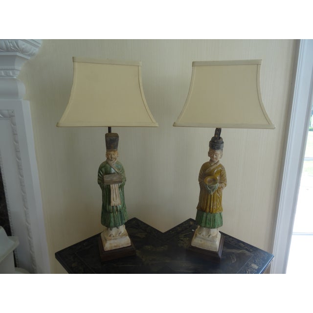 Chinese 18th Century Chinese Ming Figurine Lamps - a Pair For Sale - Image 3 of 7