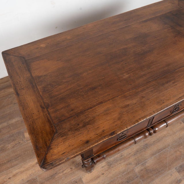 Early 18th Century Early 18th Century Chestnut Large Console Table or Island With Six Drawers For Sale - Image 5 of 18