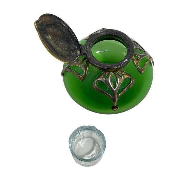 Glass Art Nouveau Green Iridescent Art Glass Inkwell, 1900s For Sale - Image 7 of 8