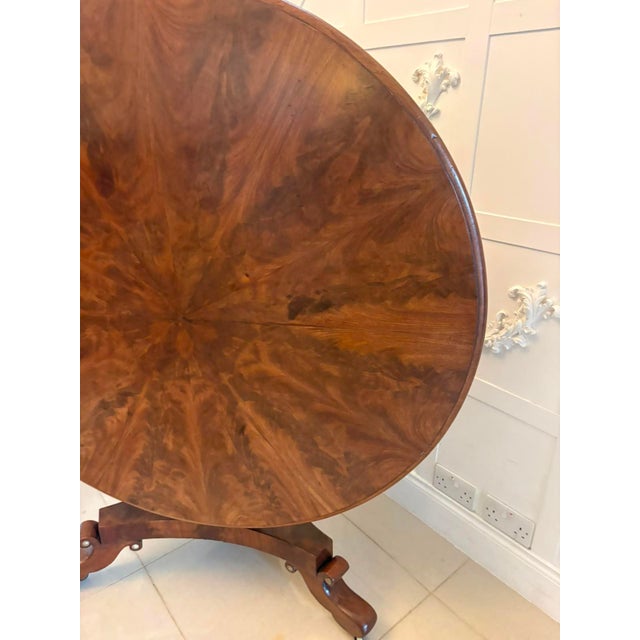 Antique Regency Figured Mahogany 6-Seater Circular Tilt-Top Dining Centre Table, 1830 For Sale - Image 6 of 16
