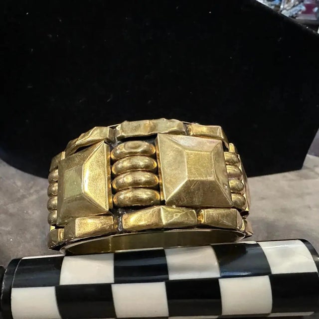 1930s Art Deco Gilded Metal Bangle Bracelet For Sale - Image 6 of 11