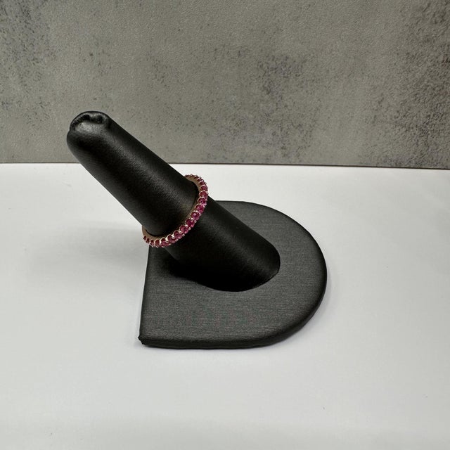 Contemporary Ruby Ring in 14kt Rose Gold – 1.01ctw Pink Rubies, Size 6.5, New For Sale - Image 3 of 5