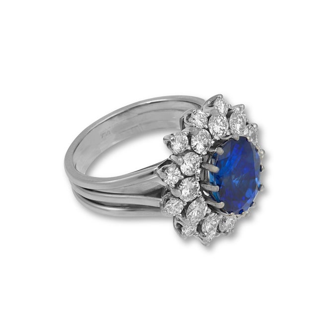 1950s Mid Century Gia 3.50 Carat Ceylon Sapphire Diamond 18k White Gold Cluster Ring, Size 5 For Sale - Image 4 of 7