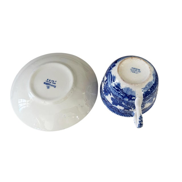 Vintage Blue & White Porcelain Willow Pattern Set of 4 Tea Cups For Sale - Image 9 of 10