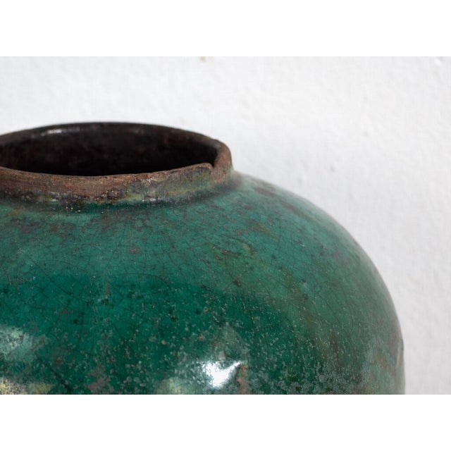 Antique Chinese vase of the Qing dynasty (c.1820)Dimensions: Diameter: 16 cm Height: 23 cmStyle: Qing DynastyMaterials and...